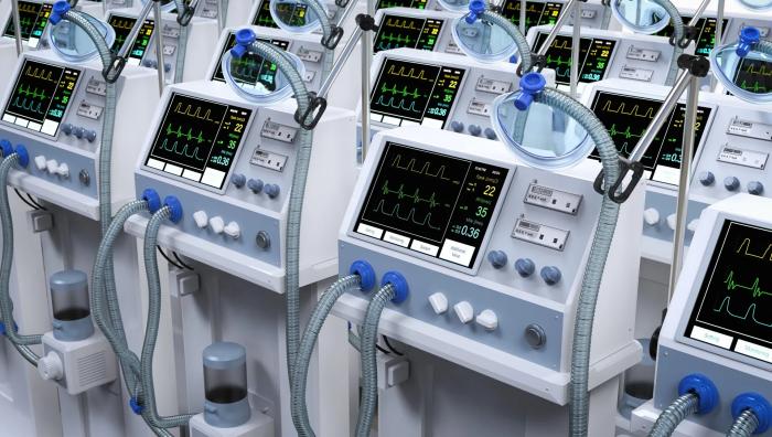Optymalizuje procesy obróbki CNC pod kątem precyzji i wydajności